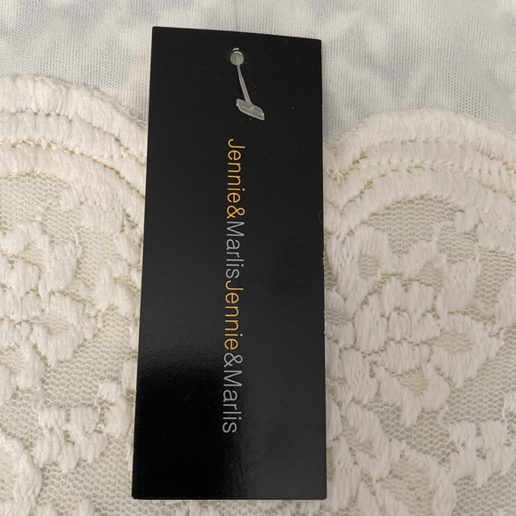 NWT  Jennie & Marlis Small. Lacey sleeveless top.  Off white cream color. - Picture 8 of 8